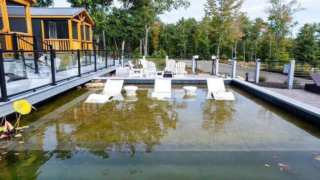 Building Photo - 13 Autumn Ln