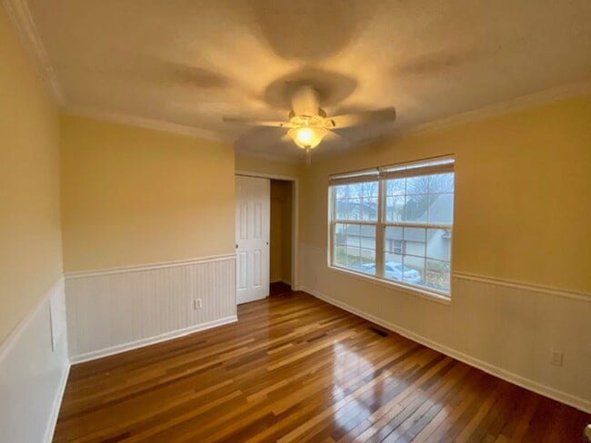 Building Photo - COMING SOON!! Beautiful 3 Bedroom 2 Full bathroom condo in Franklin Township in Southeast Indy!