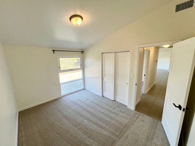 Building Photo - Charming 3-Bed, 2-Bath Home with Canyon Views & Attached Garage