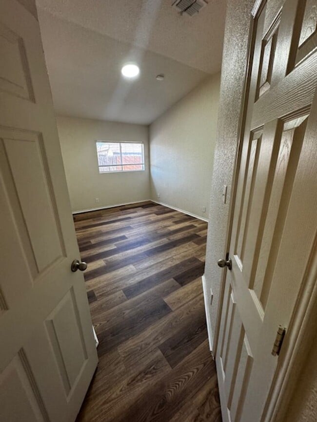 Building Photo - Spacious Updated One-Story Home in Northwest San Antonio