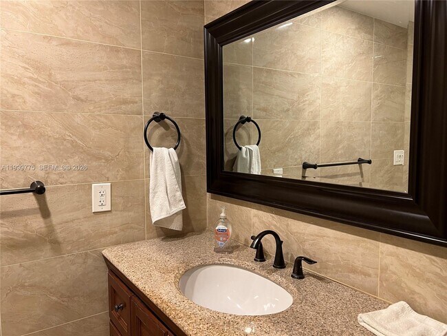 Building Photo - 16500 Golf Club Rd