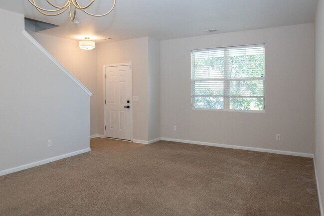 Building Photo - 17 Enoree Way