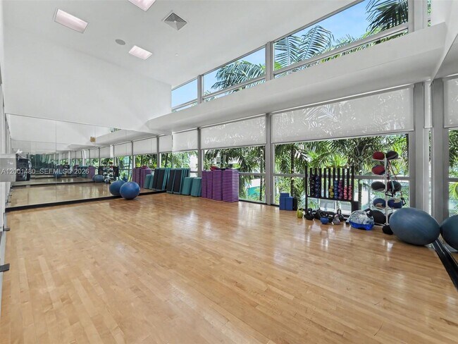 Building Photo - 2950 NE 188th St