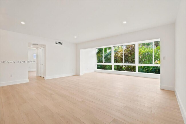 Building Photo - 260 Sunrise Dr