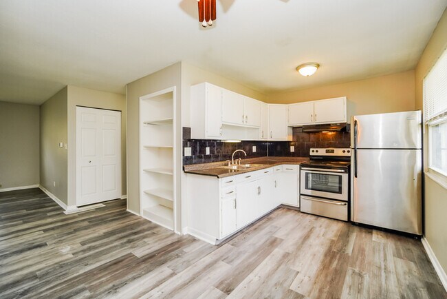 Building Photo - Beautiful Upgraded Multilevel Home