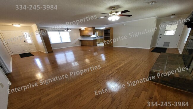 Building Photo - 2500 Neal Metcalf Rd