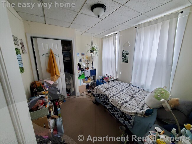 Building Photo - 58 Medford St