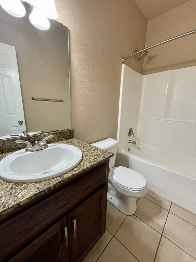 Building Photo - 408 Boggy Creek Dr