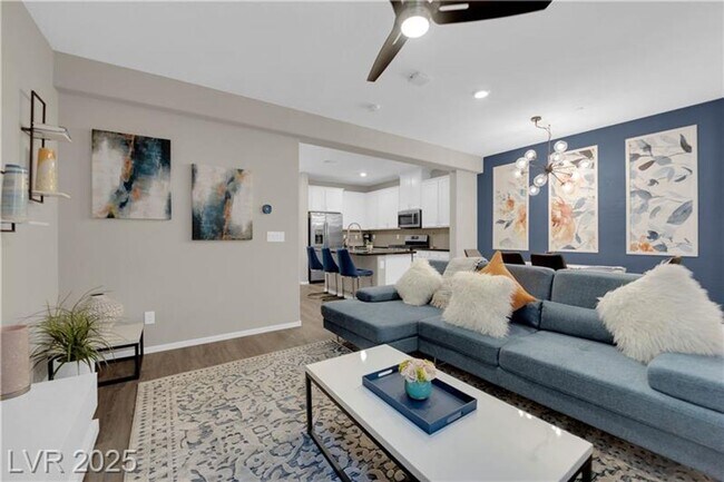 Building Photo - GORGEOUS FURNISHED TOWNHOME IN SUMMERLIN!!!