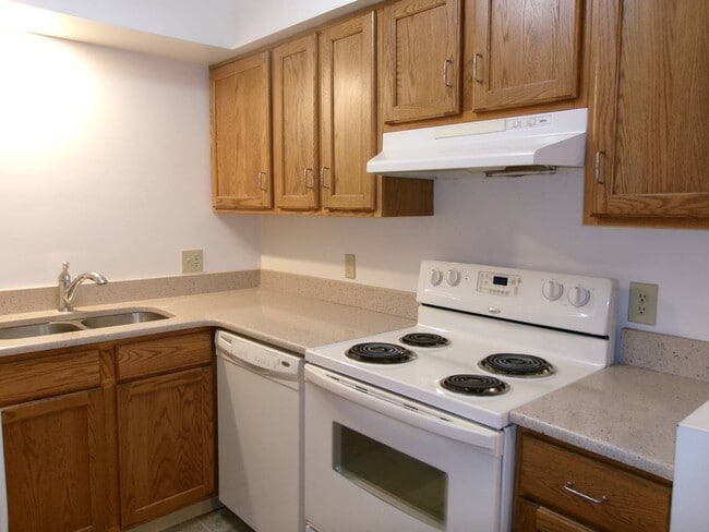 Building Photo - 222 S Ten Broeck St