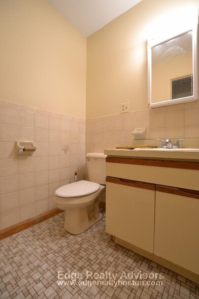 Building Photo - 47 Dighton St