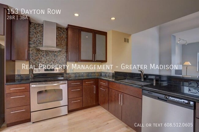 Building Photo - 153 Dayton Row