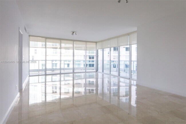 Building Photo - 2127 Brickell Ave