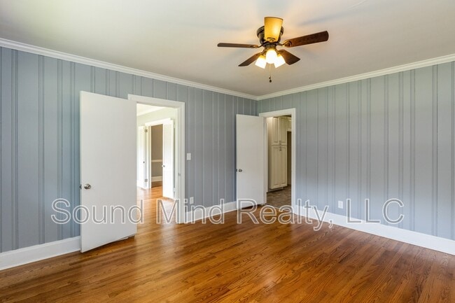 Building Photo - 3504 Hawthorne Rd