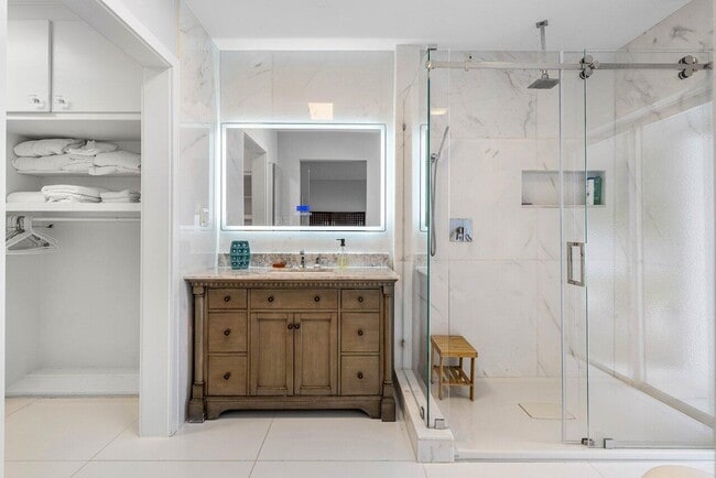 Building Photo - 900 Marble Way