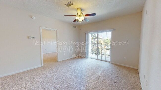 Building Photo - 8201 Green Parrot Rd
