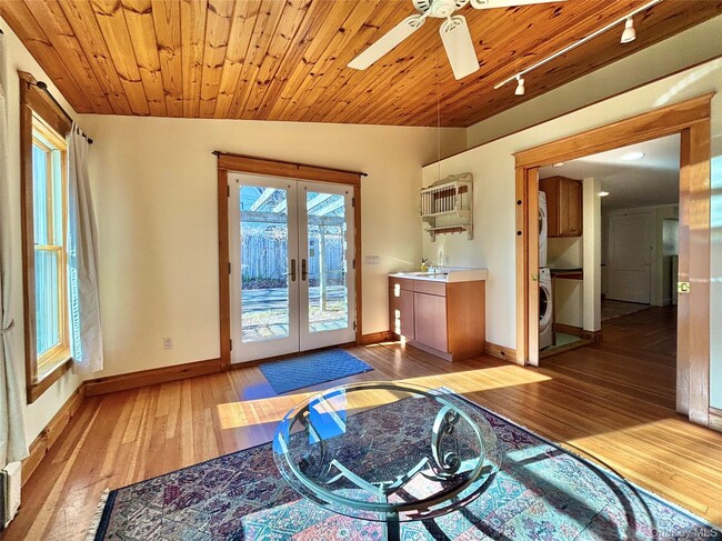 Building Photo - 60 Livingston St