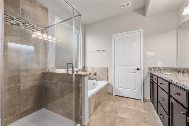 Building Photo - 3506 Lake Bella Megan Dr