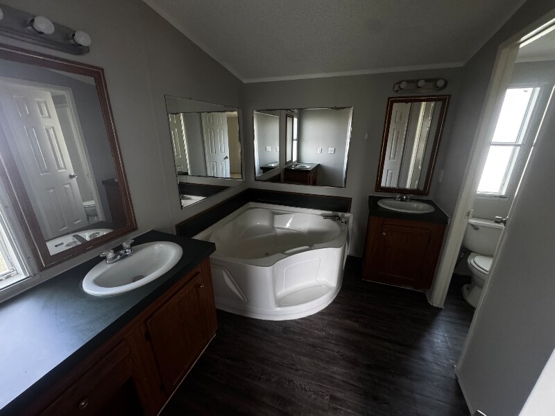 Building Photo - 141 Fox Meadow Dr