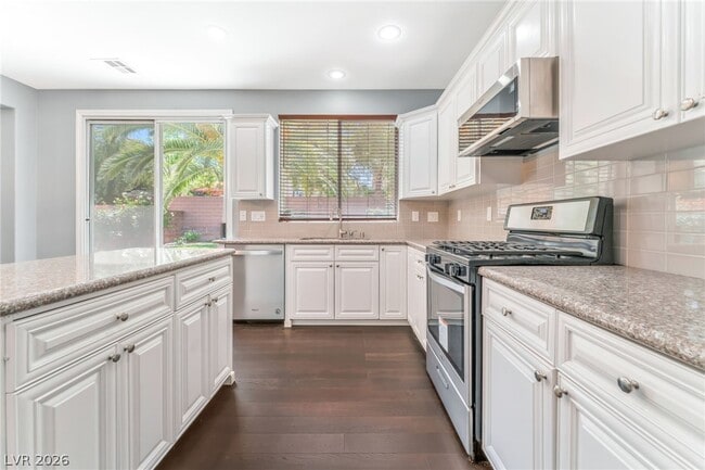 Building Photo - 9477 Perennial View Ave