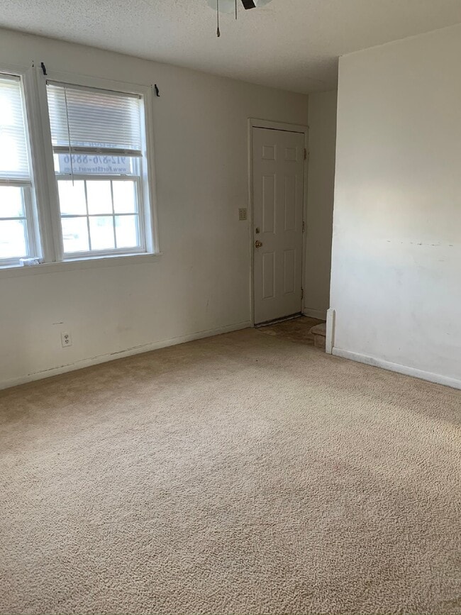 Building Photo - Apartment For Rent