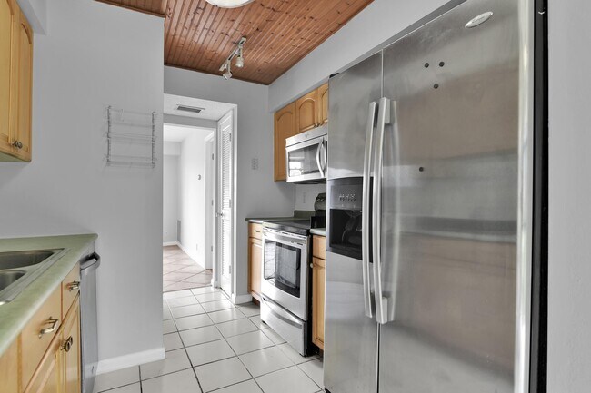 Building Photo - 1040 Homewood Blvd