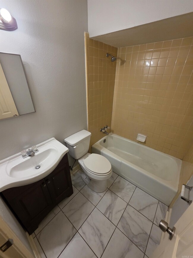 Building Photo - 5400 Southboro Dr