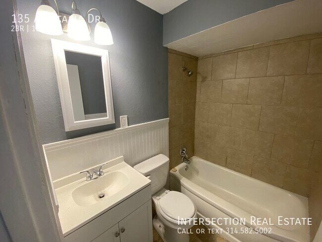 Building Photo - 135 Anistasia Dr