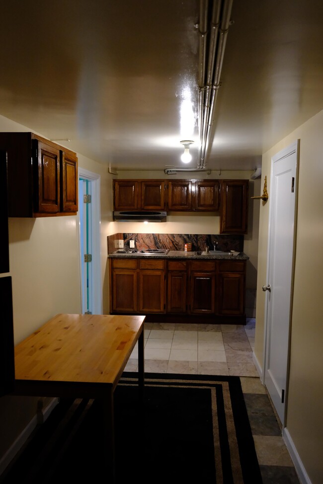 Building Photo - 462 Faxon Ave