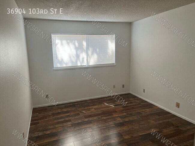 Building Photo - 36904 103rd St E