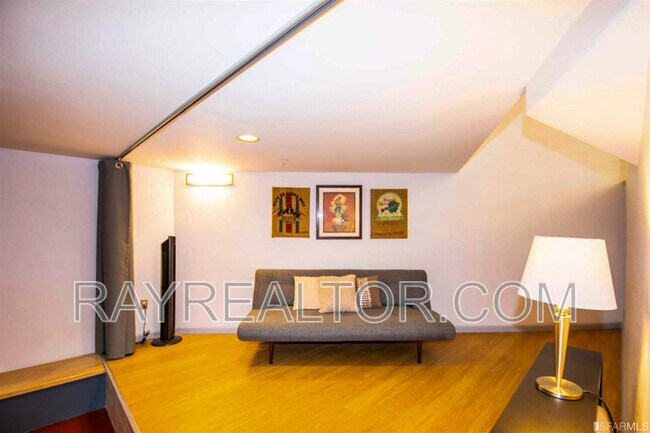 Building Photo - 18 Lansing St