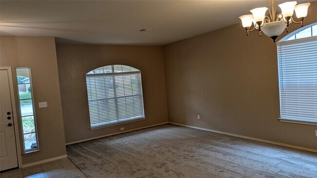 Building Photo - 833 Rusk Rd