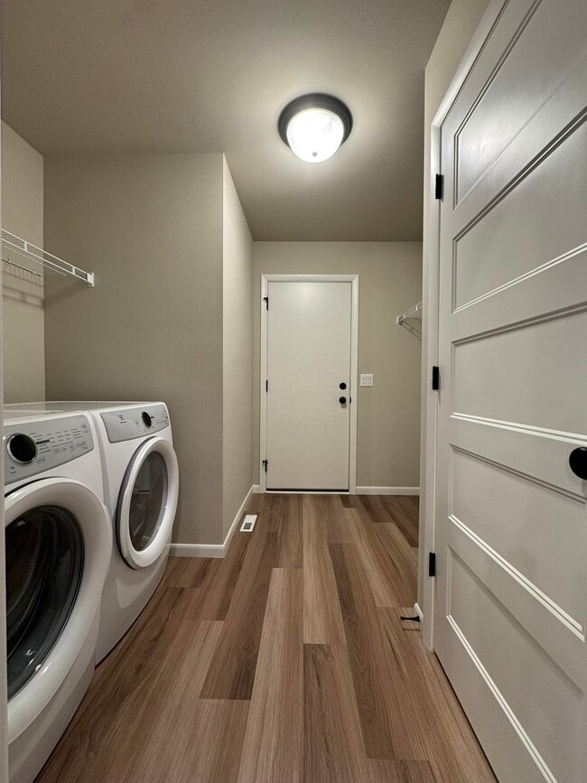 Building Photo - 2175 Autumn Lake Parkway