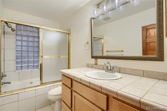 Building Photo - 2106 E 17th Ave