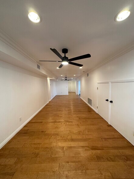 Building Photo - 22020 Village Way Dr