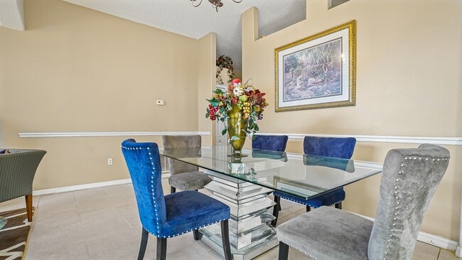 Building Photo - 820 Westbrook Terrace