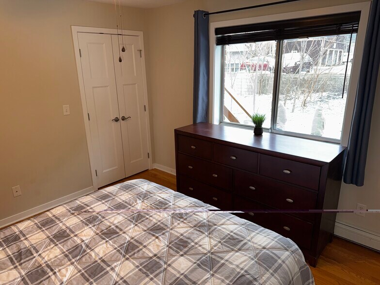 Building Photo - 47 Lafayette Ave NE