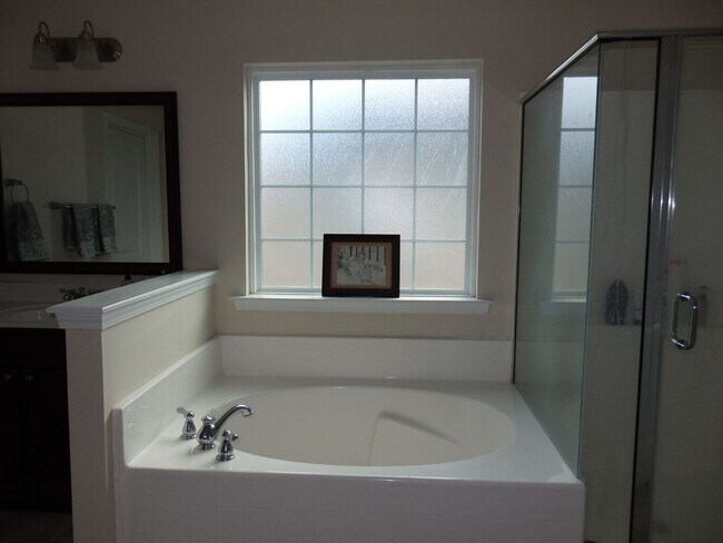 Building Photo - Look No Further. You Have Found Home!!! Av...