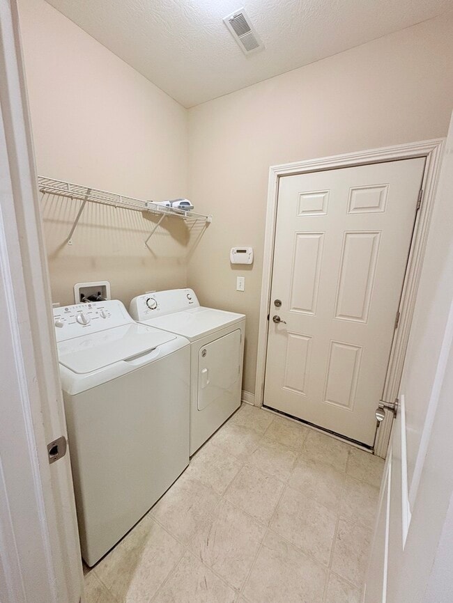 Building Photo - Charming 3 beds 2.5 baths in Columbus!