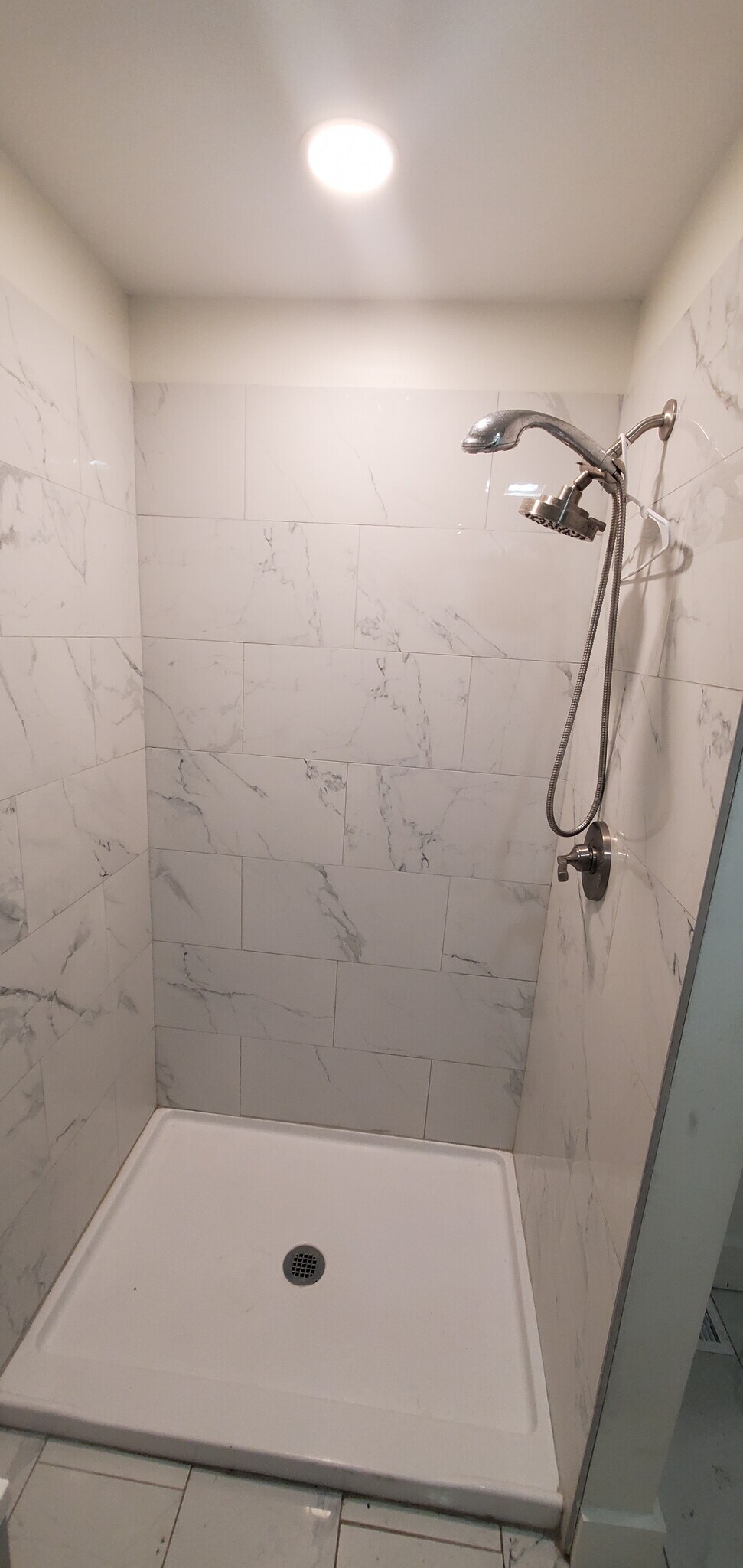 Building Photo - 51 Bowling Ln