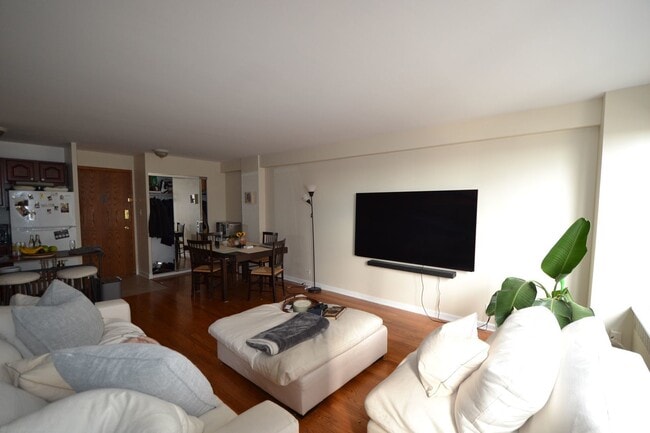 Building Photo - 4180 N Marine Dr