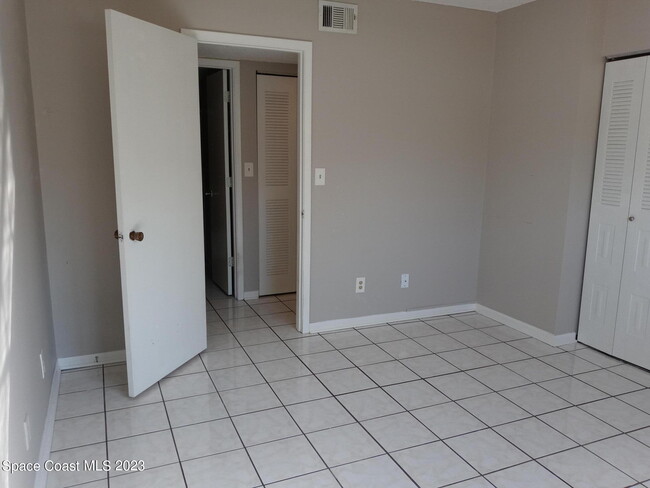 Building Photo - 1641 Sunny Brook Ln