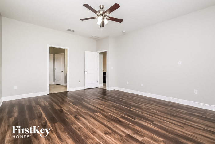 Building Photo - 12401 Sourwood Way