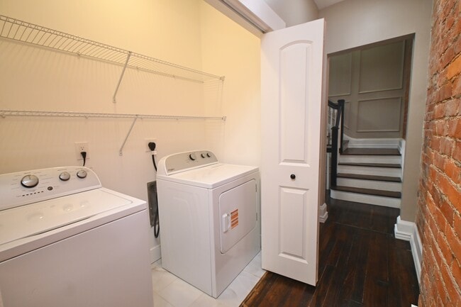 Building Photo - 2369 Park Ave