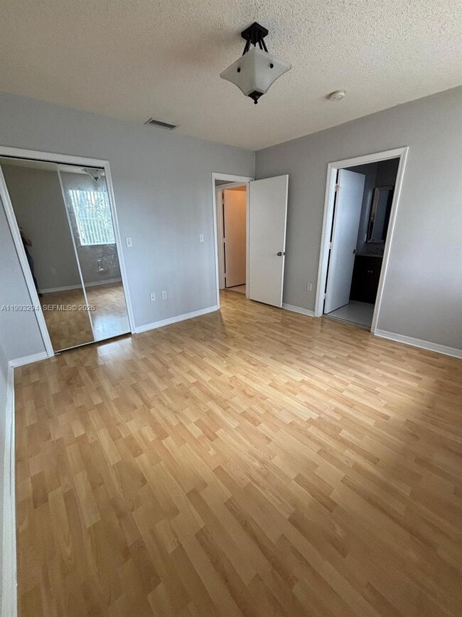 Building Photo - 6272 SW 139th Ave