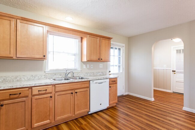 Building Photo - Fall in Love with this home!!!
