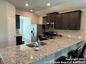Building Photo - 807 Blue Lndg