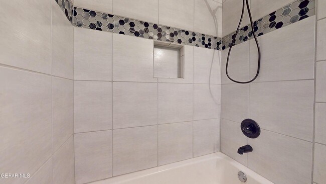 Building Photo - 13648 Samlesbury Ave