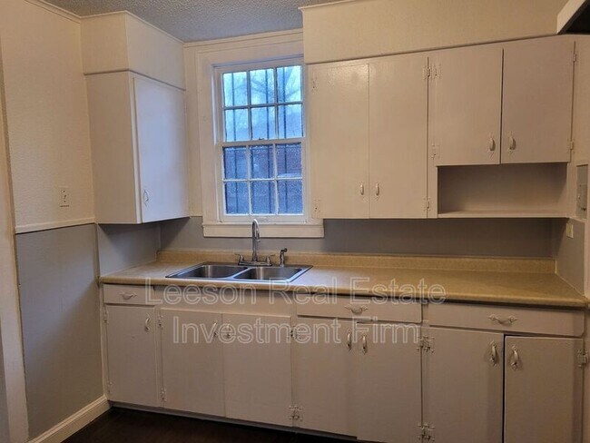 Building Photo - 3603 Darien St