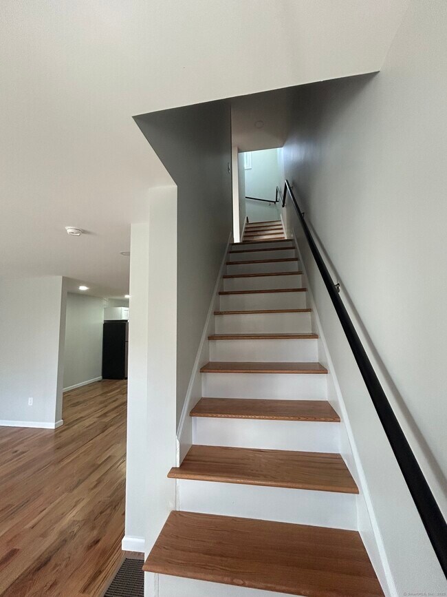 Building Photo - 388 William St